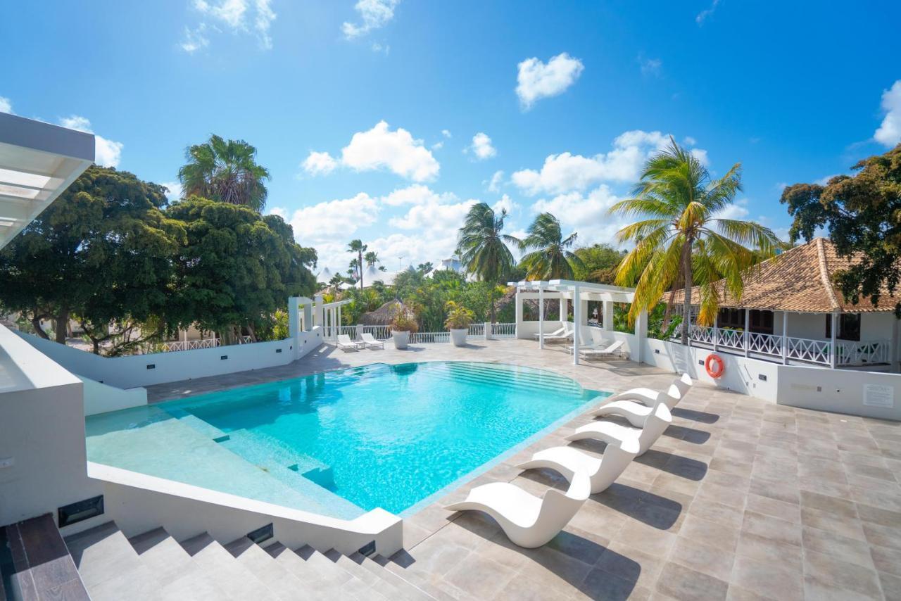 Papagayo Beach Resort (Adults Only) Willemstad Exteriör bild
