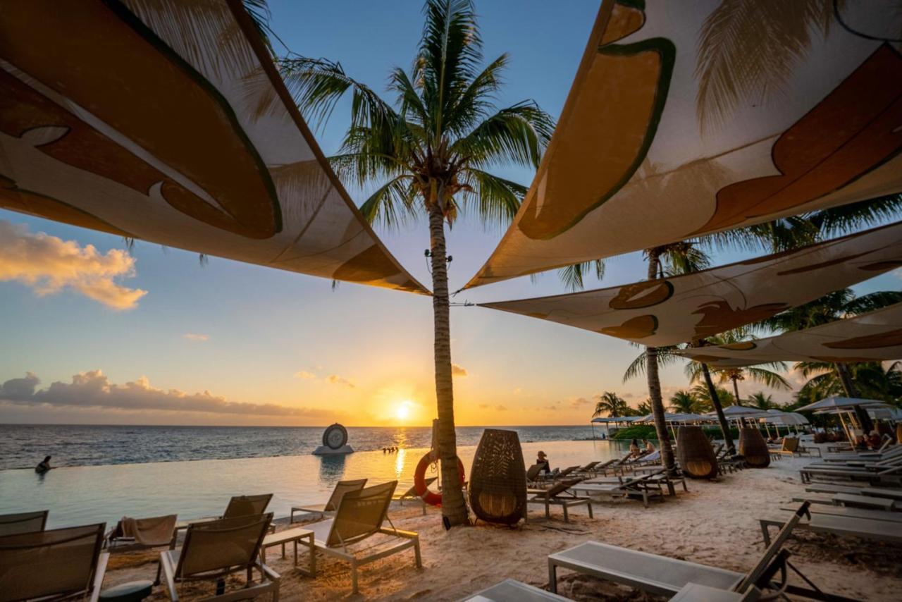 Papagayo Beach Resort (Adults Only) Willemstad Exteriör bild